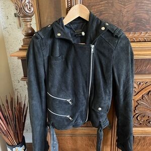 Scoop suede jacket. Size XS